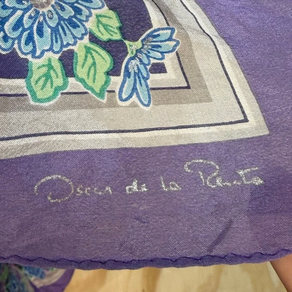 Oscar de la Renta Vintage Square Floral Scarf Blue Purple Chrysanthemum 30x30
